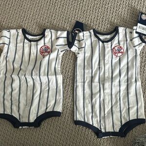 Yankee rombers. Never worn with tags on it 18 months.